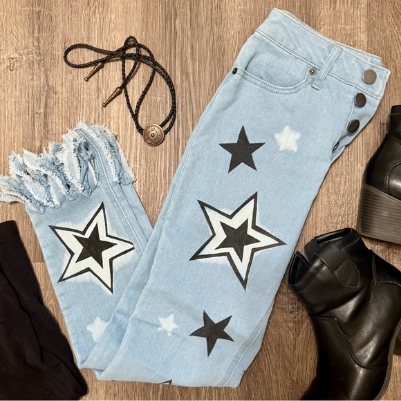 Custom hand-painted jeans - Picture 4 of 13